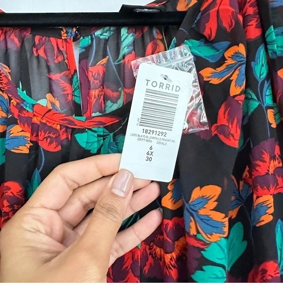 NWT Torrid Plus Size Women's Maxi Peasant Chiffon Floral Black Dress sz 6X/30 - Picture 11 of 16